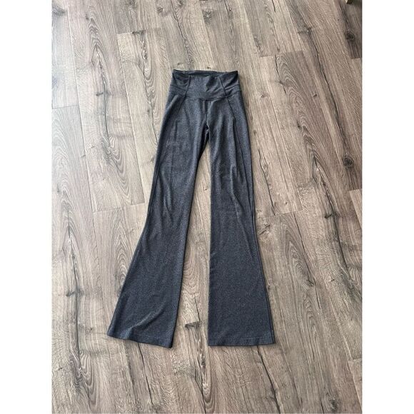 Lululemon Women’s Groove High Rise Flare Keggings /Pants size 2 - Picture 1 of 5